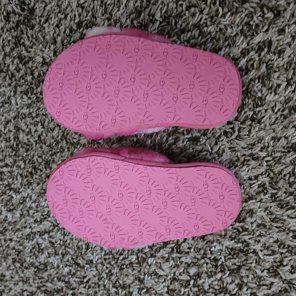 UGG Slides - Picture 4 of 4